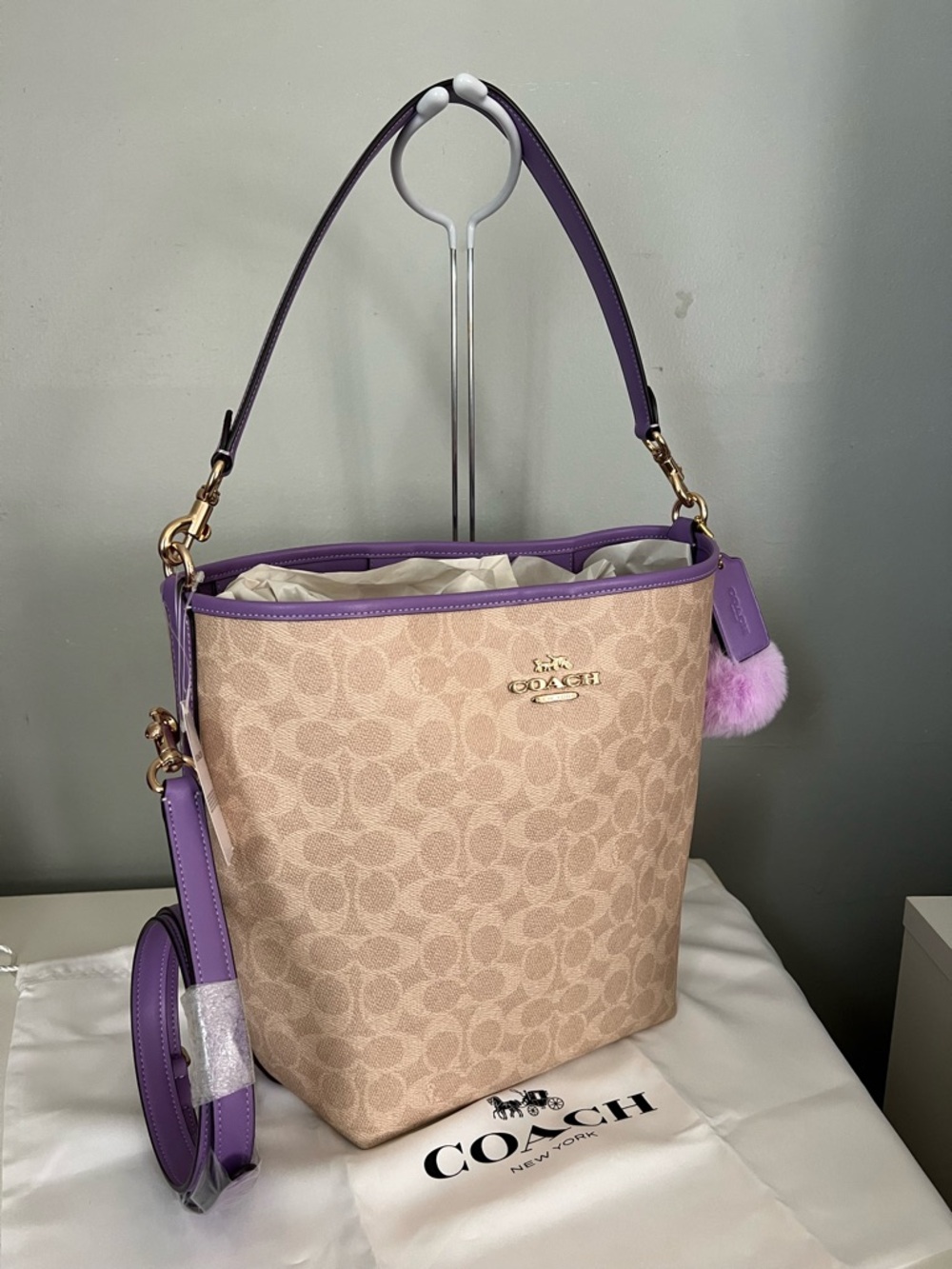 Coach City Large Bucket Bag In Signature Canvas - Picture 6 of 10